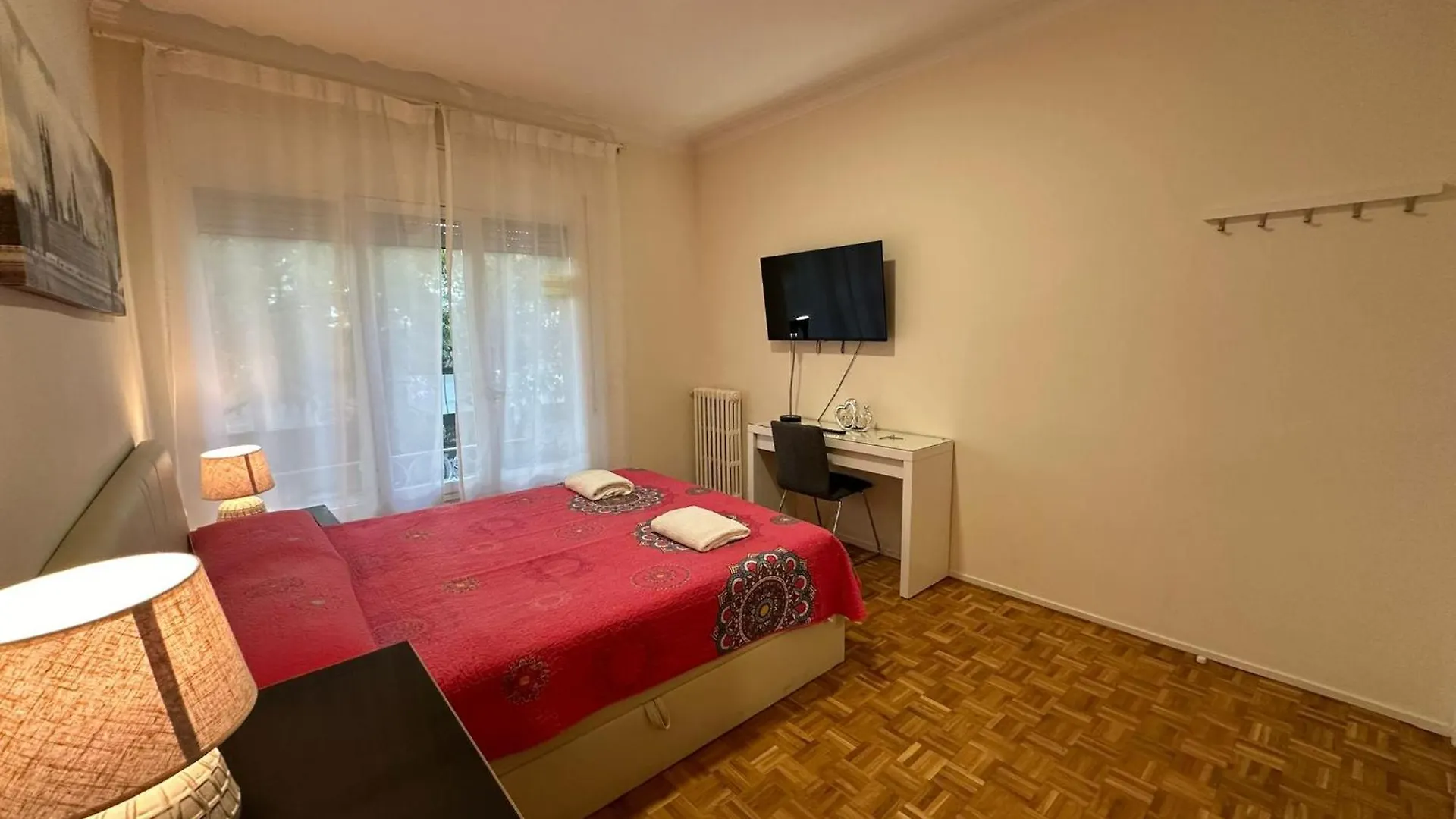 Bed & Breakfast Alojamiento Villaroel Barcelona Spain