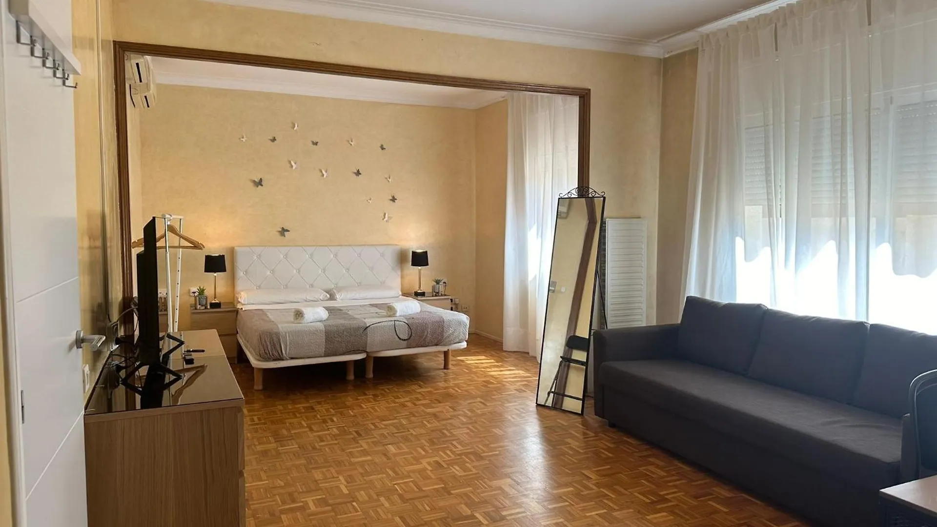 Bed and breakfast Alojamiento Villaroel Barcelona España