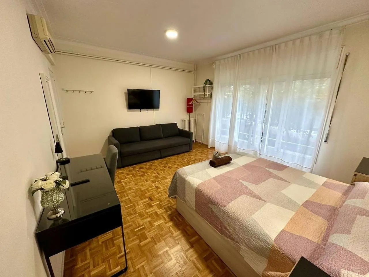 Alojamiento Villaroel Barcelona Bed and breakfast
