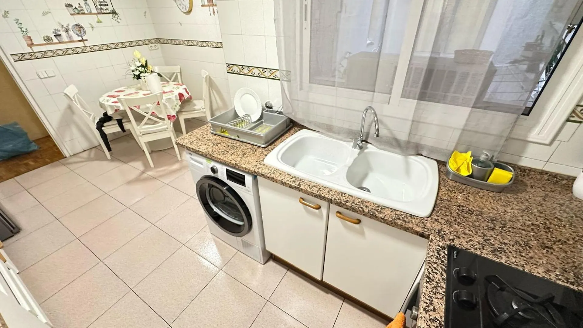 Bed & Breakfast Alojamiento Villaroel Barcelona