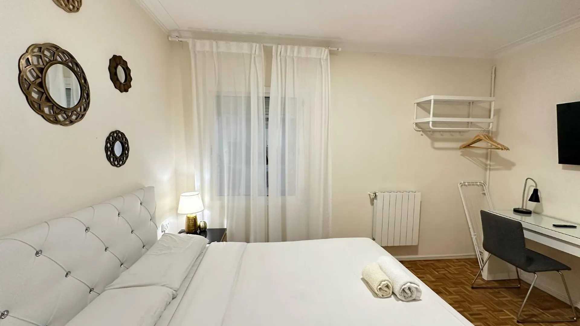 Alojamiento Villaroel Barcelona Bed & Breakfast